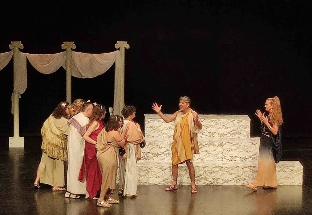 El Grupo Teatral del Colegio de Abogados de Granada representó  con éxito en Almuñécar la obra 